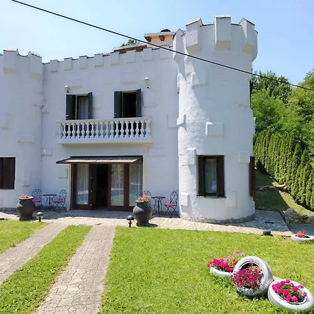 호텔 Dvorac Castelo 2025